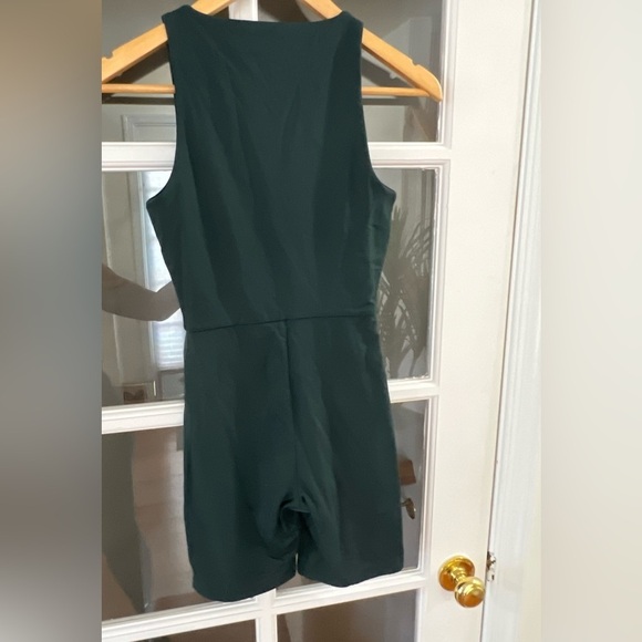 Babaton Aritizia Contour V-Neck Romper - Size S - Picture 3 of 6